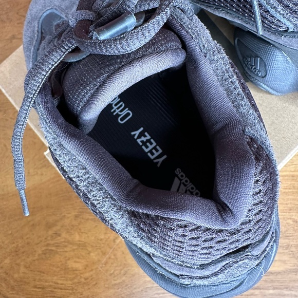 Yeezy 500’s in onyx black suede size 8 - Picture 11 of 12